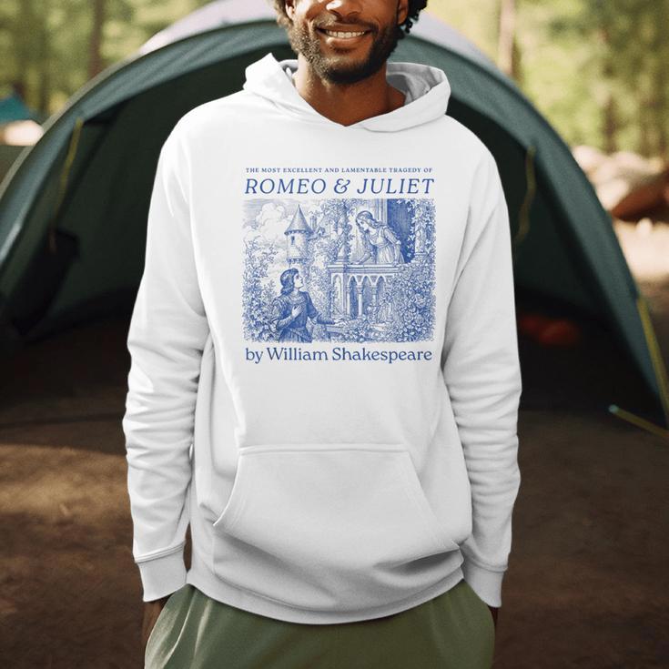 Romeo Juliet Shakespeare Hamlet Book Lover Bookworm Cute Men Hoodie
