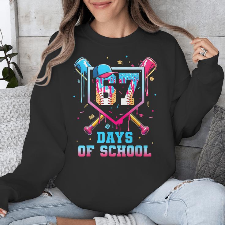 67 Days Of School 67th Day Baseball Meme Men Boys Kids Unisex Sweatshirt
