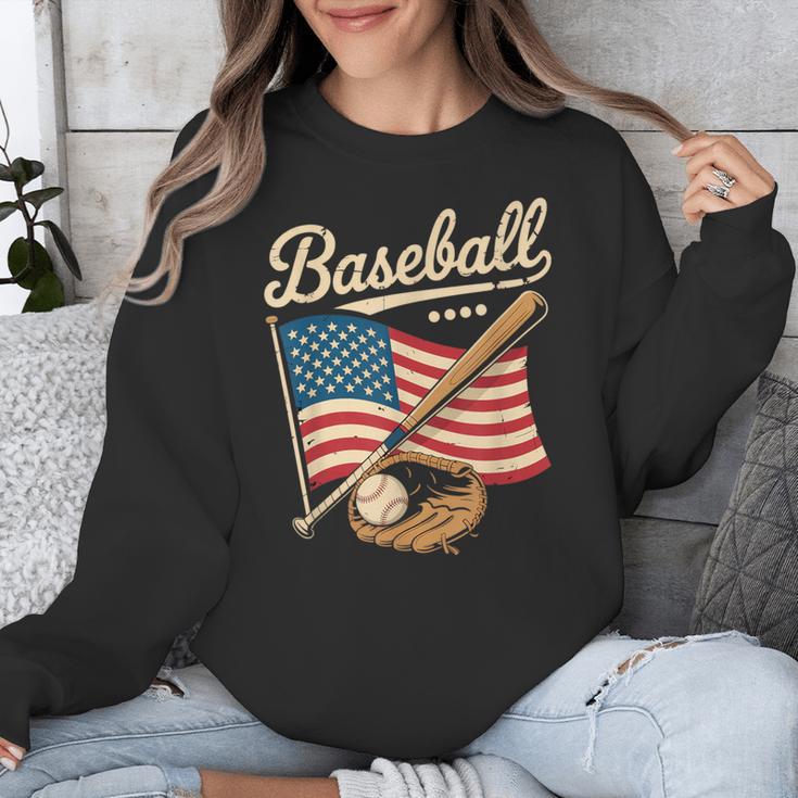 American Flag Baseball Player Bat Fan Catcher Pitcher USA Unisex Sweatshirt