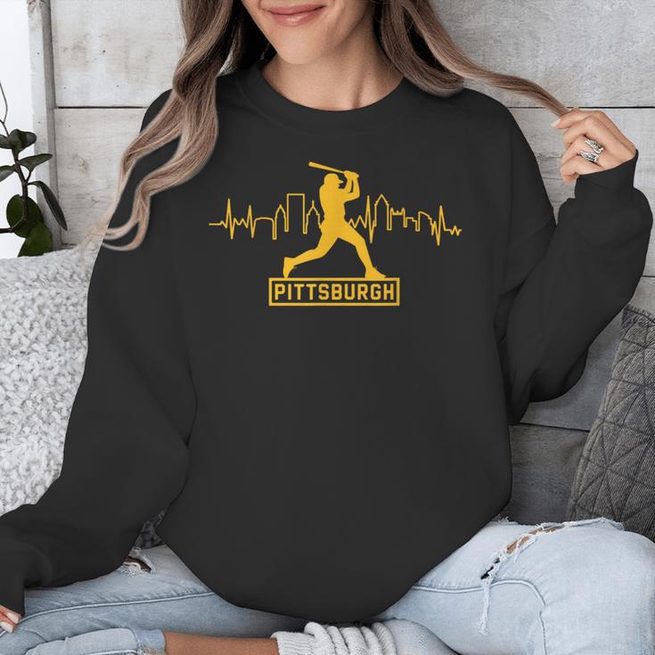 Pittsburgh Lovers Skyline Retro Baseball Heartbeat Men Women Unisex Sweatshirt Pittsburgh Lovers Skyline Retro Baseball Heartbeat Men Women Unisex Sweatshirt