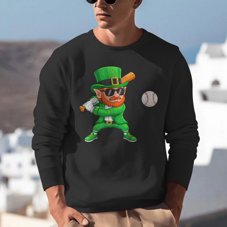 Leprechaun Playing Baseball St Patricks Day Sport Boys Unisex Sweatshirt