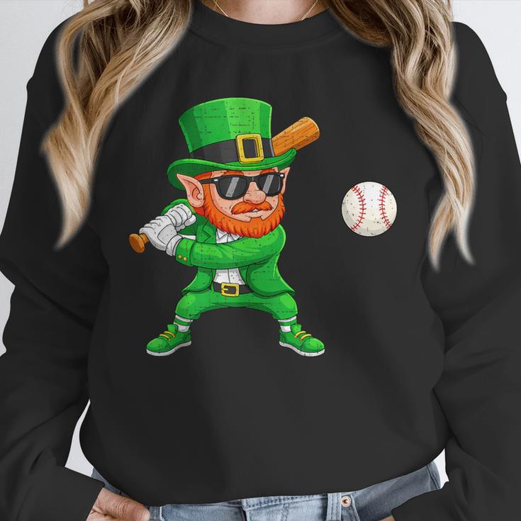 Leprechaun Playing Baseball St Patricks Day Sport Boys Unisex Sweatshirt