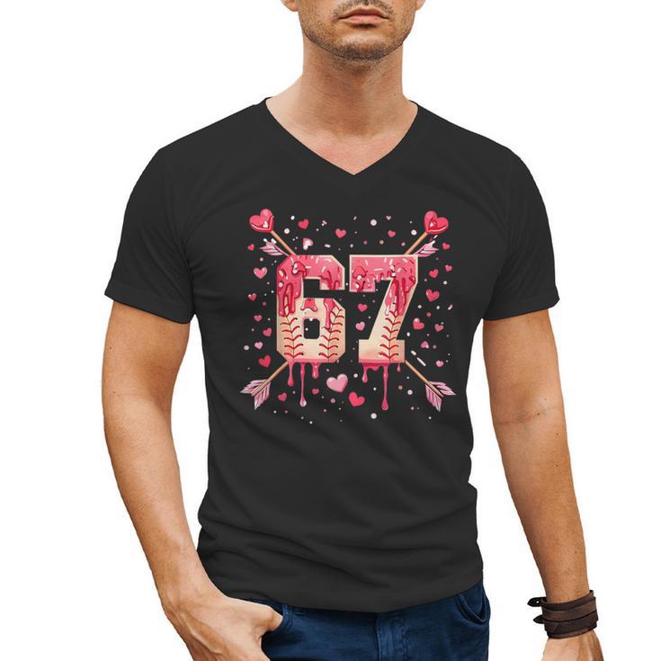 6 7 Melting Number Arrow Baseball Drip Valentine's Day Men's V-Neck T-Shirt