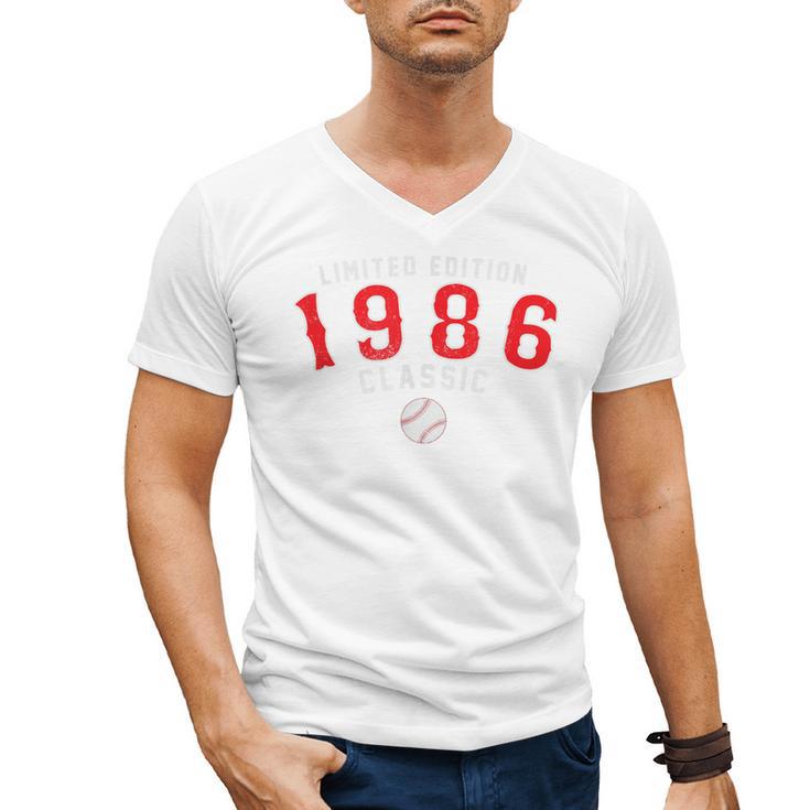 40 Year Old 1986 Classic Baseball 40th Birthday Men's V-Neck T-Shirt