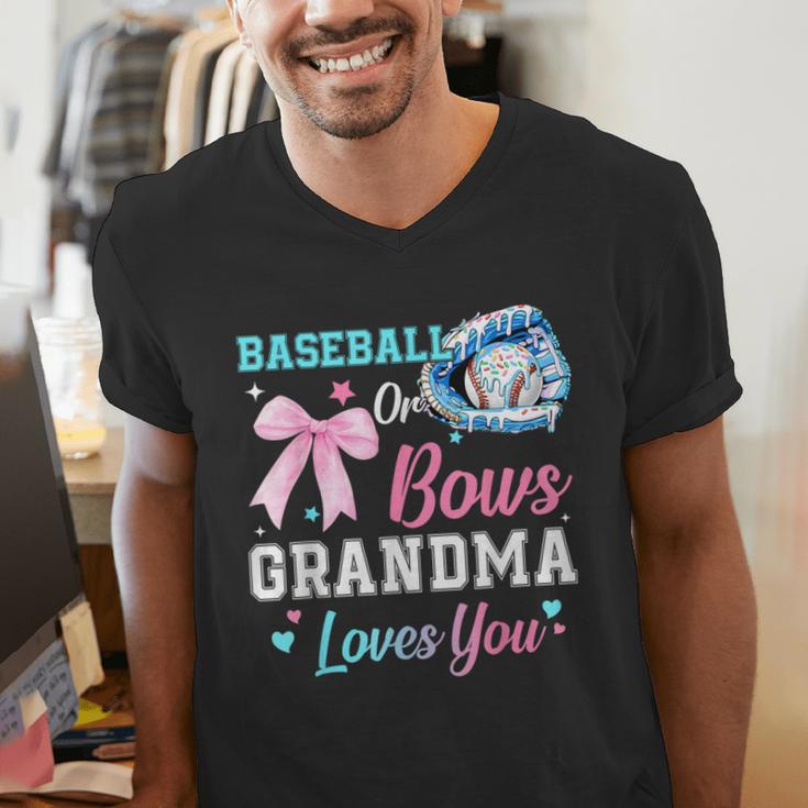 Baseball Or Bows Your Grandma Loves You Gender Reveal Men's V-Neck T-Shirt Baseball Or Bows Your Grandma Loves You Gender Reveal Men's V-Neck T-Shirt