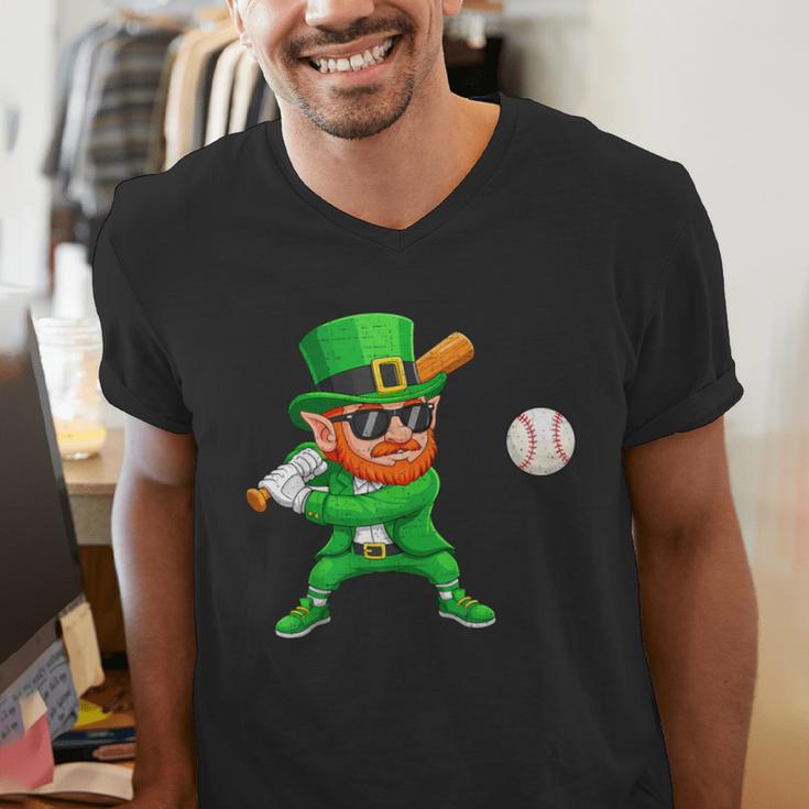 Leprechaun Playing Baseball St Patricks Day Sport Boys Men's V-Neck T-Shirt