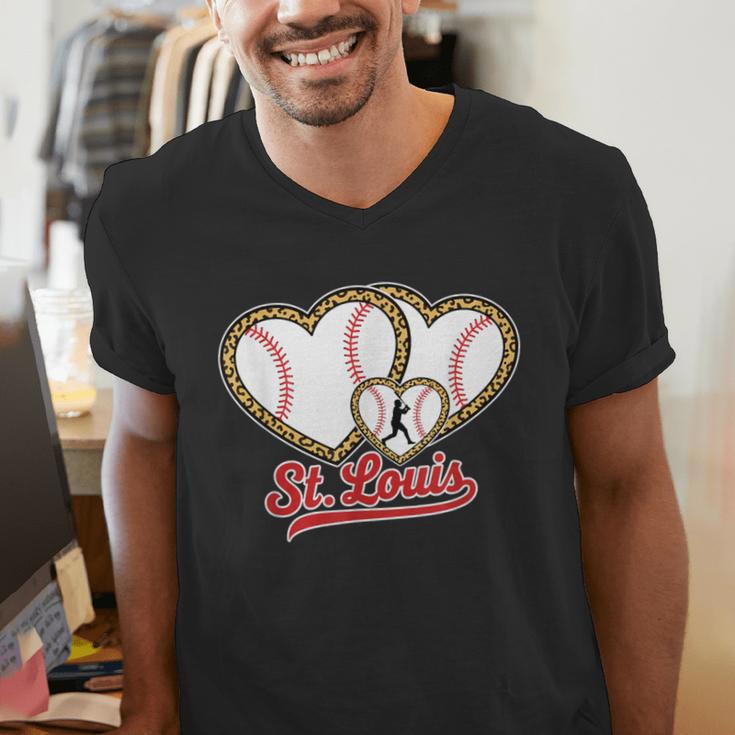 St Louis Leopard Heart Baseball Batter Boys Fan Men's V-Neck T-Shirt