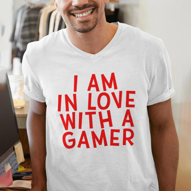 I Am In Love With A Gamer Cute Valentines Day Gamer Couple Raglan Baseball Tee Men's V-Neck T-Shirt