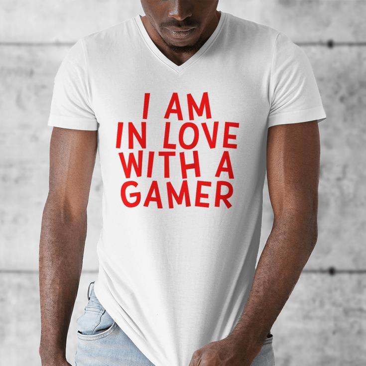 I Am In Love With A Gamer Cute Valentines Day Gamer Couple Raglan Baseball Tee Men's V-Neck T-Shirt