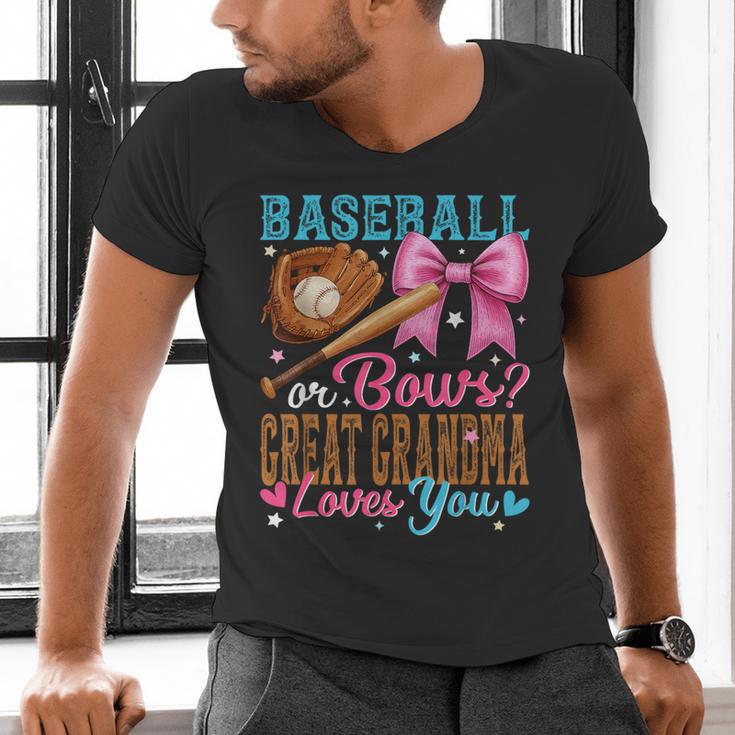 Baseball Or Bows Great Grandma Loves You Gender Reveal Men's V-Neck T-Shirt Baseball Or Bows Great Grandma Loves You Gender Reveal Men's V-Neck T-Shirt
