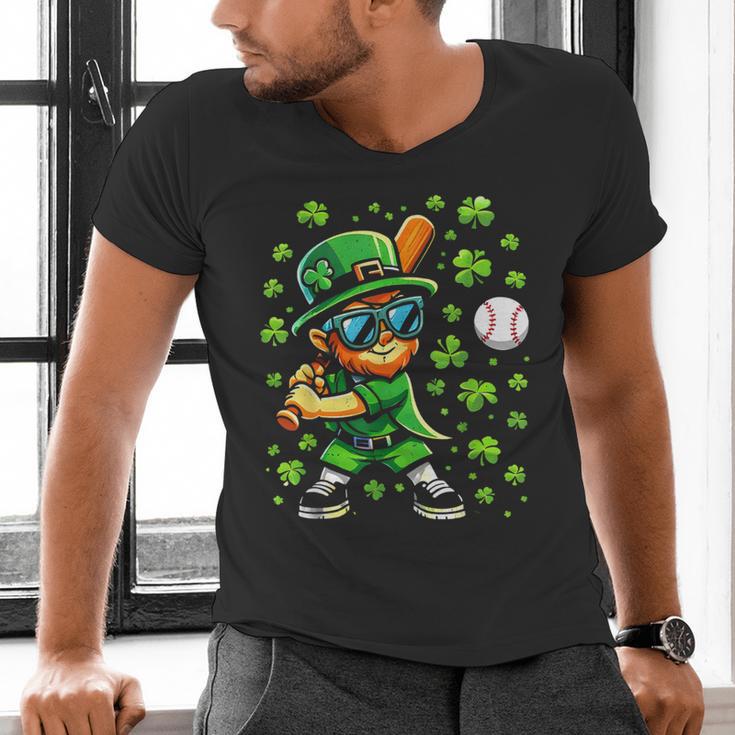 Leprechaun Playing Baseball Happy St Patricks Day Men Boys Men's V-Neck T-Shirt Leprechaun Playing Baseball Happy St Patricks Day Men Boys Men's V-Neck T-Shirt