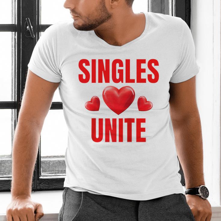 Singles Unite Valentines Day Humor For Singles Raglan Baseball Tee Men's V-Neck T-Shirt