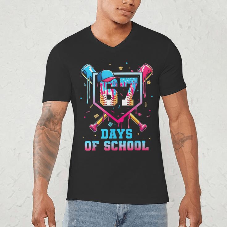 67 Days Of School 67th Day Baseball Meme Men Boys Kids Men's V-Neck T-Shirt