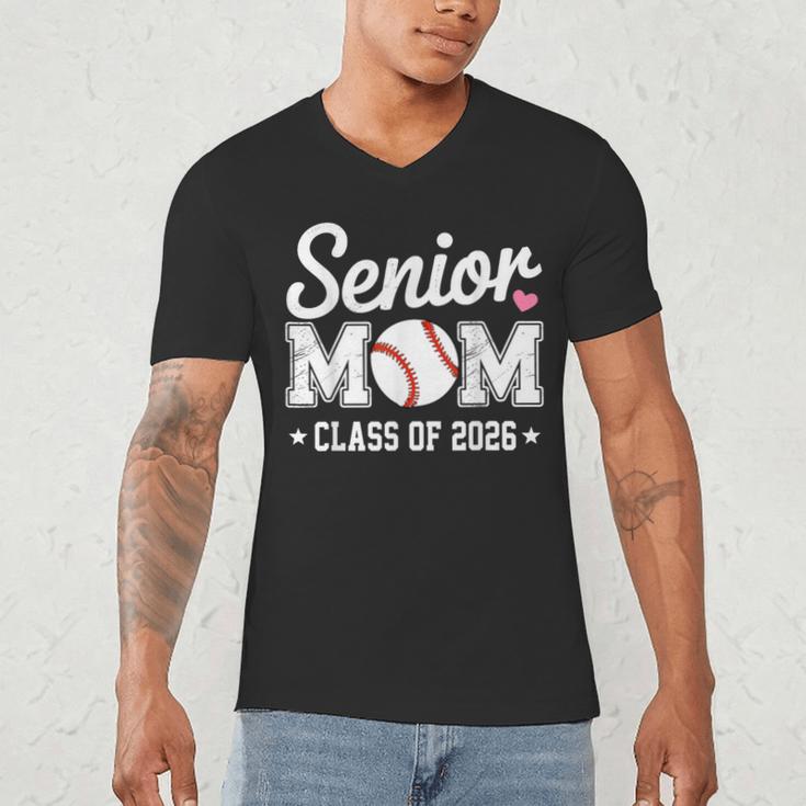 Senior Mom Class Of 2026 Baseball Retro Mom Graduation 2026 Men's V-Neck T-Shirt