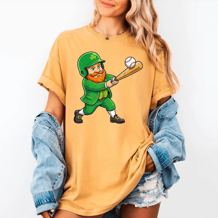 Leprechaun Playing Baseball St Patricks Day Men Boys Kids Women's Comfort Colors T-Shirt