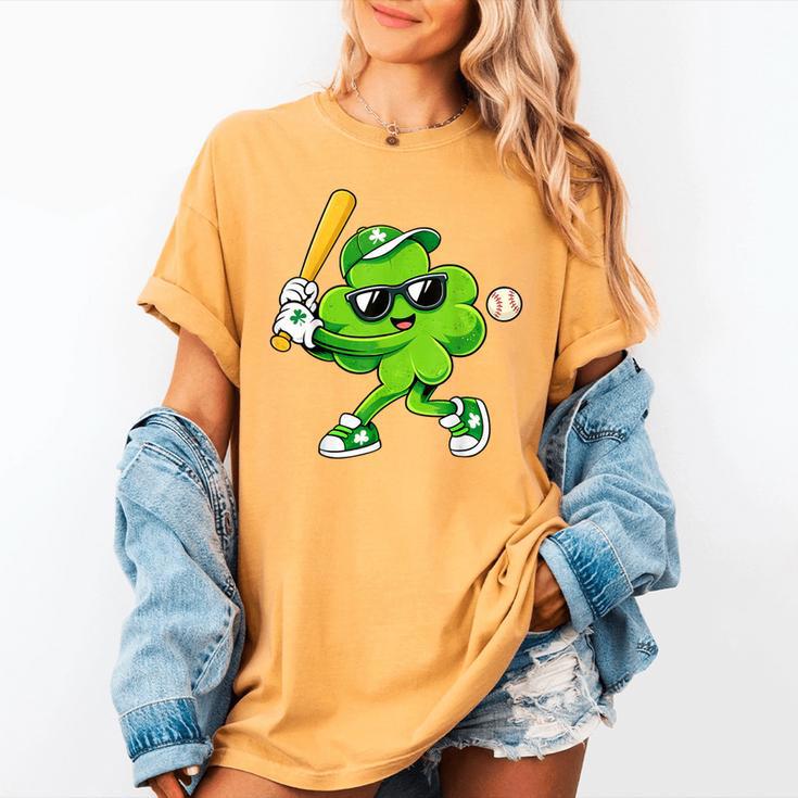 Lucky Shamrock Playing Baseball St Patrick's Kids Boys Women's Comfort Colors T-Shirt