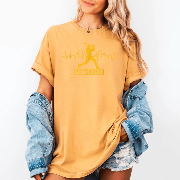 Pittsburgh Lovers Skyline Retro Baseball Heartbeat Men Women Women's Comfort Colors T-Shirt