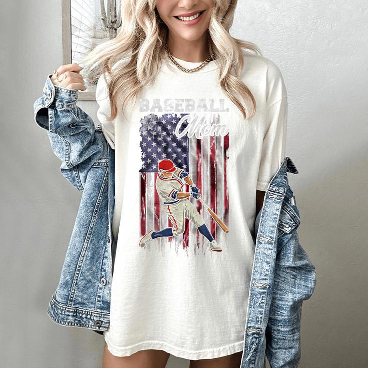 Vintage USA Flag Baseball Player Proud Baseball Mom Women's Comfort Colors T-Shirt