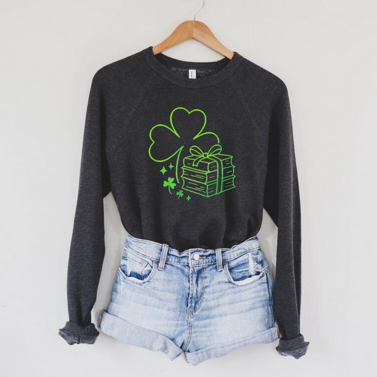 Book Lover St Patrick Day Librarian Teacher St Paddys Raglan Sleeve Sweatshirt