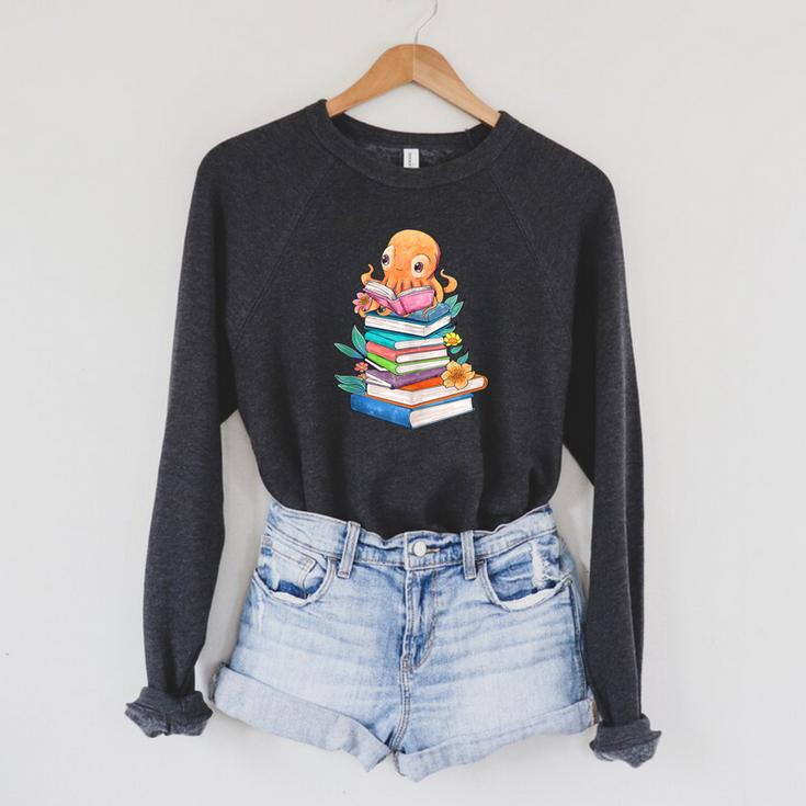 Octopus Reading Bookworm Book Reading Octopus Lover Raglan Sleeve Sweatshirt