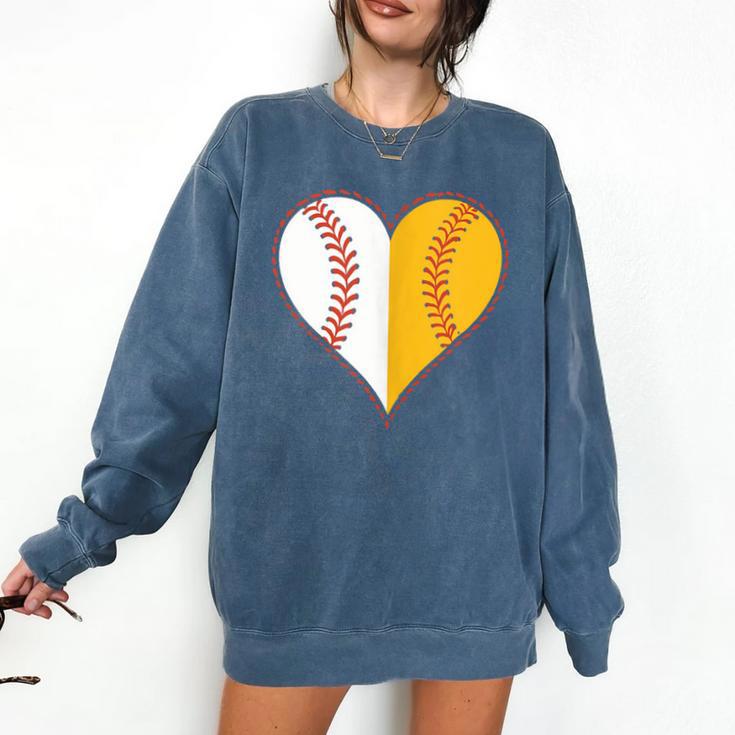 Cute Love Baseball Fast Pitch Softball Heart Baseball Mom Comfort Colors Sweatshirt
