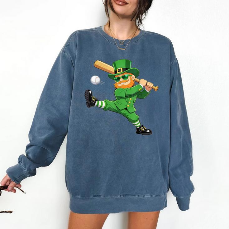Retro Leprechaun Baseball St Patricks Day Sport Men Boy Kids Comfort Colors Sweatshirt