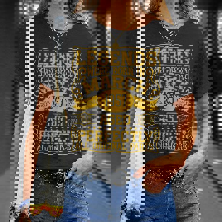 69歳の誕生日伝説は1957年3月に誕生しました。 Tシャツ 彼女への贈り物