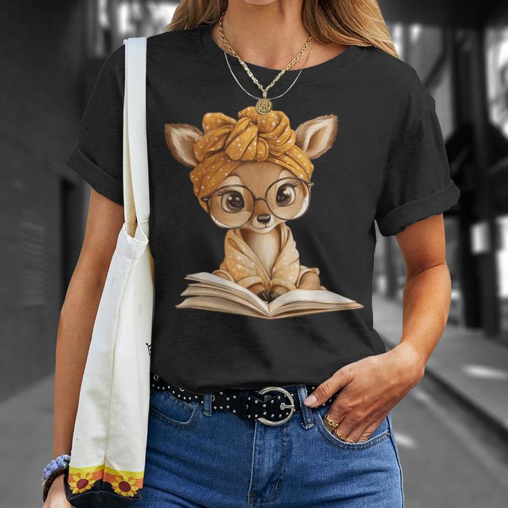 Adorable Fawn Reading Book Lover With T-Shirt Gifts for Her Adorable Fawn Reading Book Lover With T-Shirt Gifts for Her