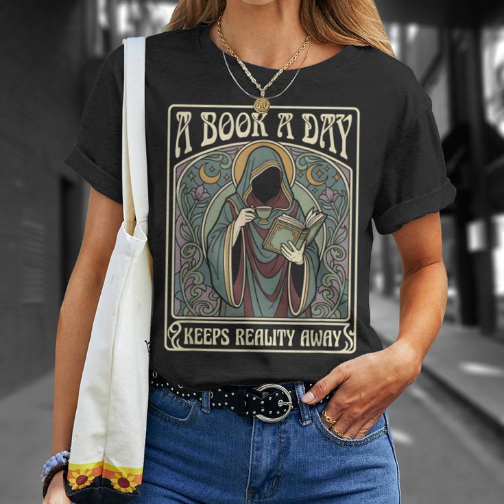 A Book a Day Keeps Reality Away Reading Lover Tarot Card T-Shirt Gifts for Her
