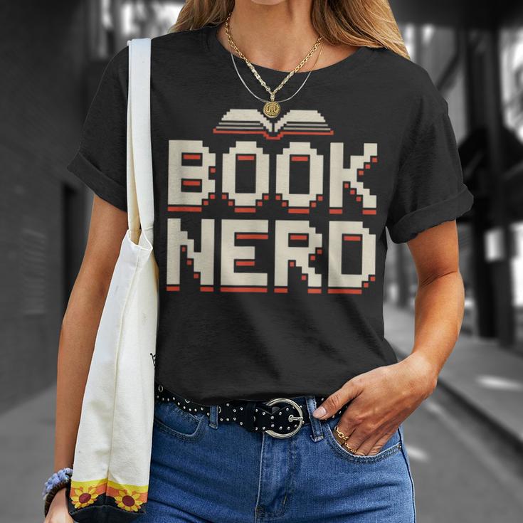 Book Nerd Retro Pixel Reading Librarian Aesthetic T-Shirt Gifts for Her