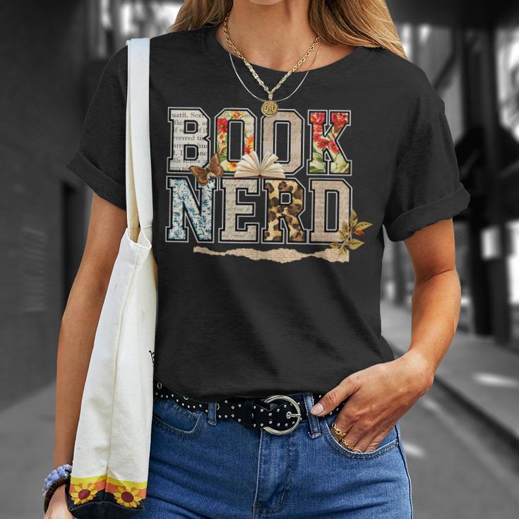 Book Nerd Vintage Floral Aesthetic Leopard Print T-Shirt Gifts for Her Book Nerd Vintage Floral Aesthetic Leopard Print T-Shirt Gifts for Her