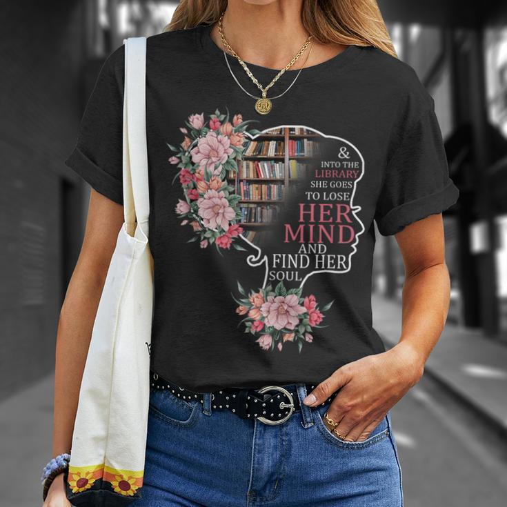Bookworm Book Reader Book Nerd Book Reading Lover T-Shirt Gifts for Her