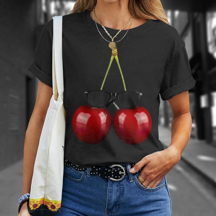 Cerezas Frescas Con Gafas Deol Fruta Divertida Camiseta unisex Regalos para ella