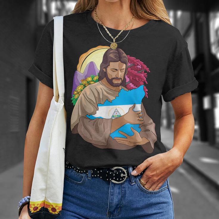 De Jesus Abrazando La Bandera De Nicaragua Bandera Bandera Camiseta unisex Regalos para ella