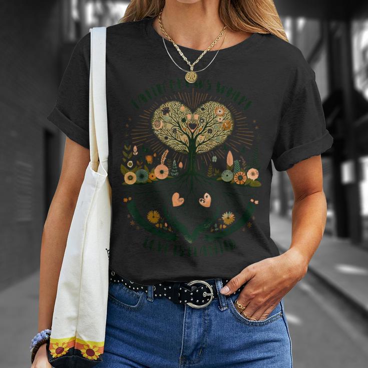 Faith Grows Where Love Is Planted キリスト教の言葉 Tシャツ 彼女への贈り物