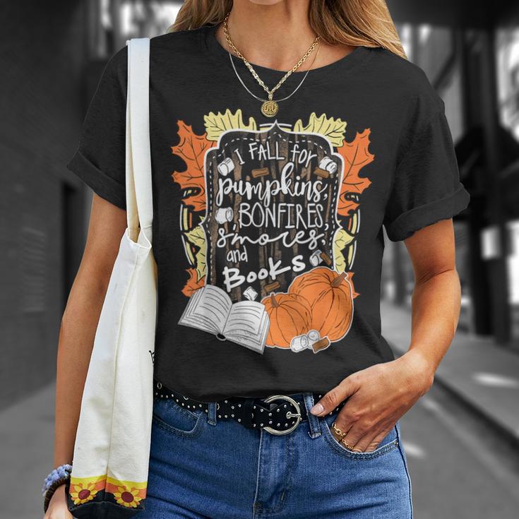 I Fall For Pumpkins Bonfires S'Mores Books Halloween Reader T-Shirt Gifts for Her