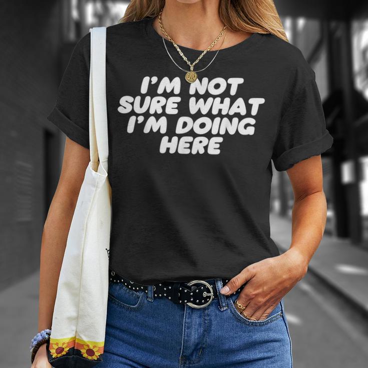 I'm Noture What I'm Doing Here Confused Tシャツ 彼女への贈り物