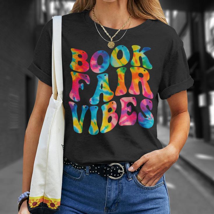 Groovy 70s Book Fair Vibe Tie Dye Reading School Librarian T-Shirt Gifts for Her