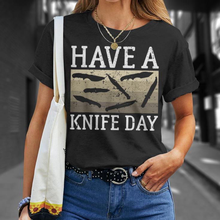 Have A Knife Day Knife Collector Tシャツ 彼女への贈り物