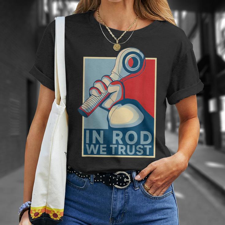 In Rod We Trust-ハイムジョイントレースカーロッククローラー Tシャツ 彼女への贈り物