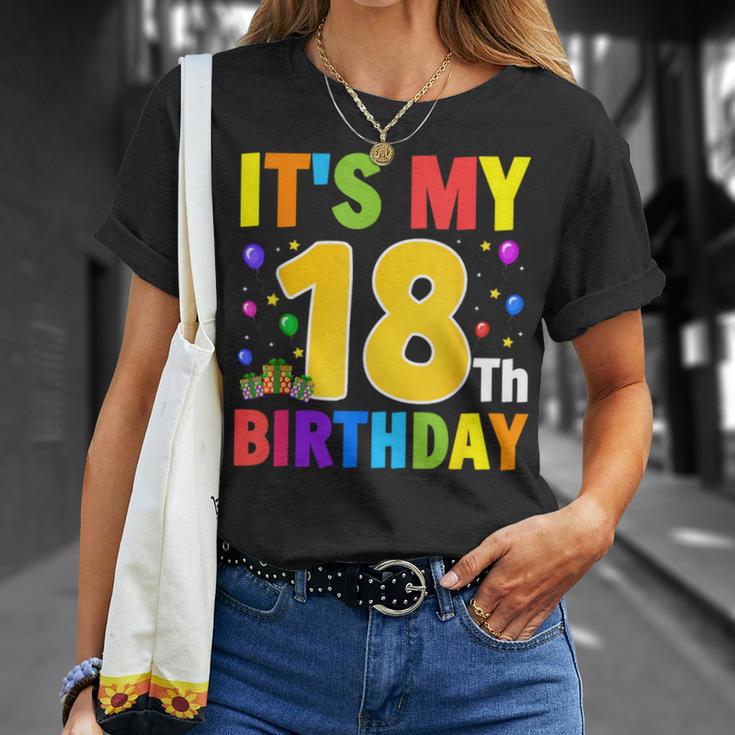 It's My 18歳の誕生日プレゼント。18歳のティーンの男の子と女の子に。 Tシャツ 彼女への贈り物