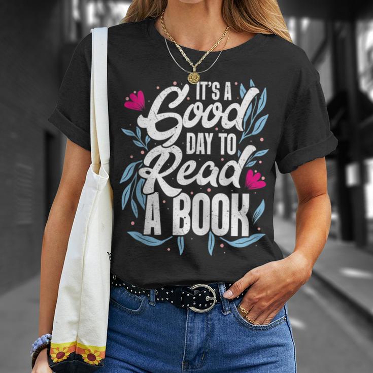 It's Good Day To Read A Book T-Shirt Gifts for Her