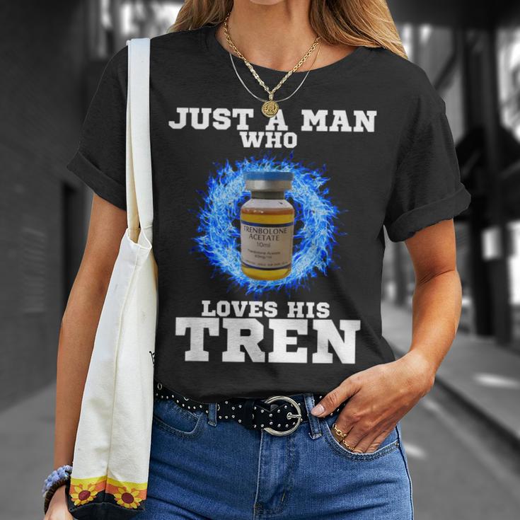Just A Man Who Loves His Tren Tシャツ 彼女への贈り物