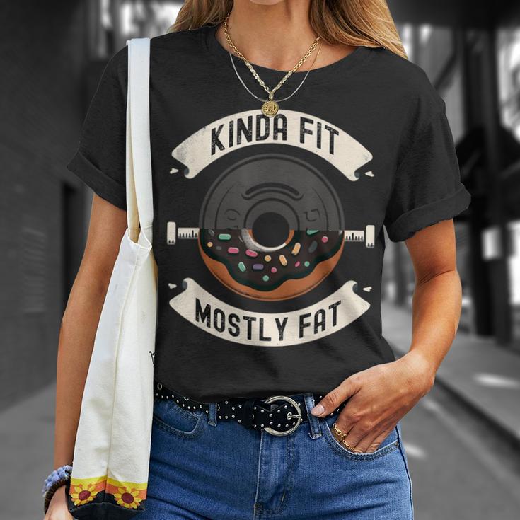 Kinda Fit Mostly Fat Fitness 面白いジムワークアウト Tシャツ 彼女への贈り物