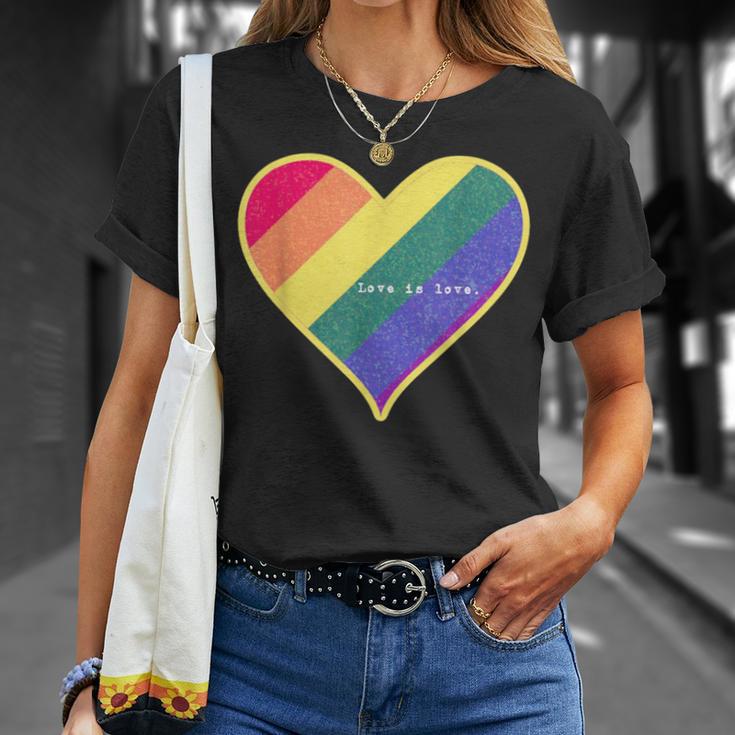 Love Is Love レインボーハート Tシャツ 彼女への贈り物
