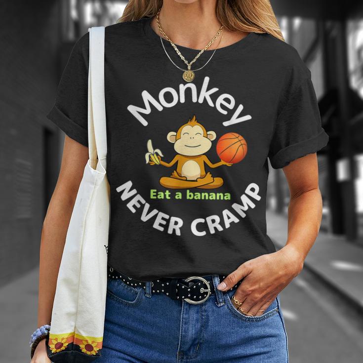Monkey Never Cramp Eat A Banana Basketball Tシャツ 彼女への贈り物