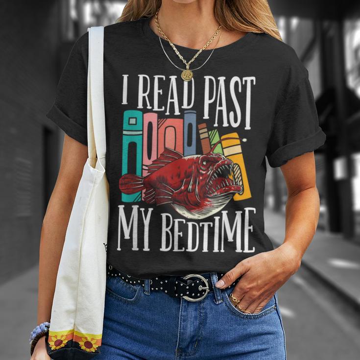 I Read Past My Bedtime Bookworm Book Lovers T-Shirt Gifts for Her