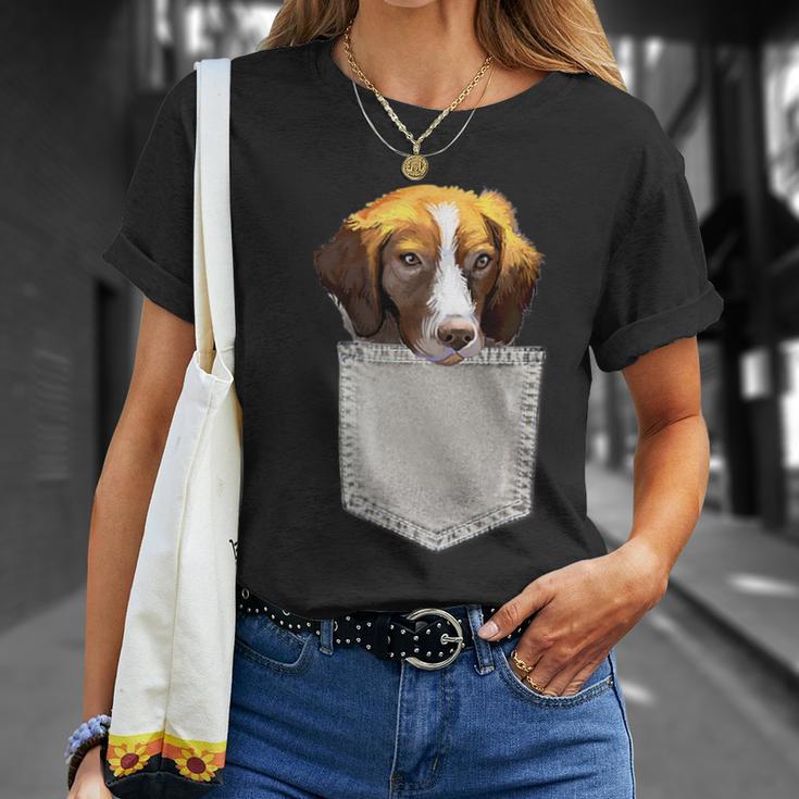 Spaniel Bretón Perro En Un Bolsillo Dog In A Pocket Camiseta unisex Regalos para ella