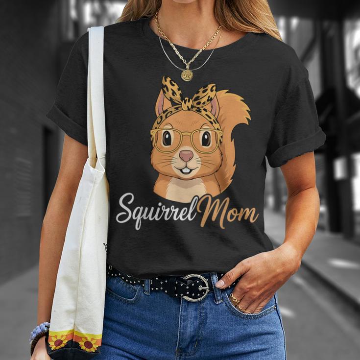 Squirrel Mom Squirrel Lover Squirrel Mama T-Shirt Gifts for Her Squirrel Mom Squirrel Lover Squirrel Mama T-Shirt Gifts for Her