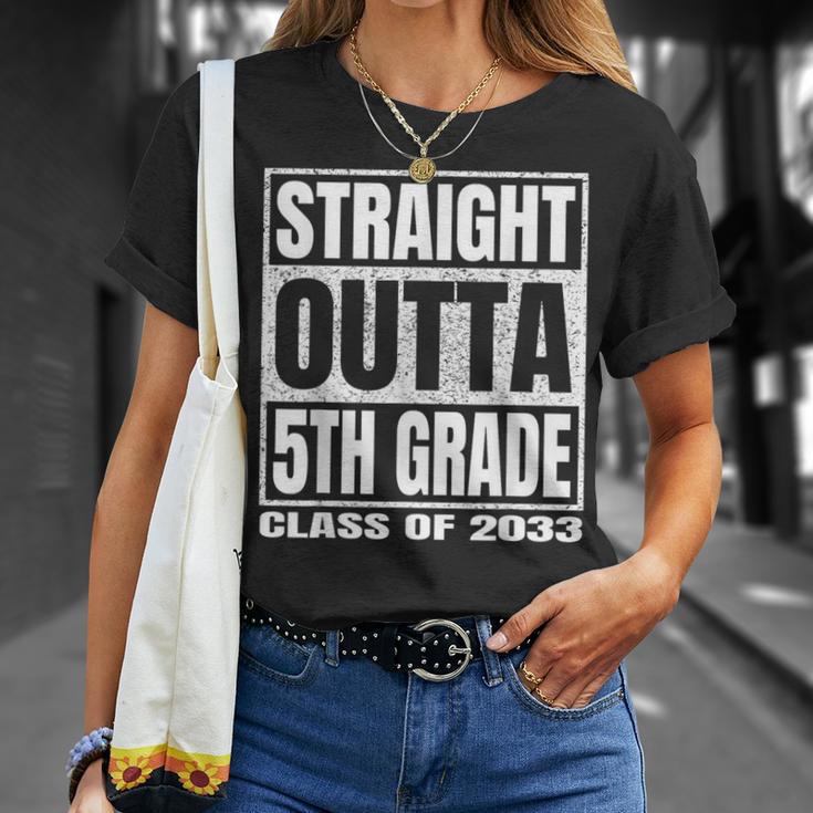 Straight Outta 5Th Gradechool Graduation Class Of 2033 Tシャツ 彼女への贈り物